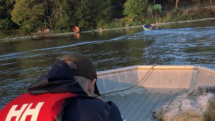 Спипаха няколко рибари, ловили нерегламентирано във Варненското езеро (СНИМКИ)