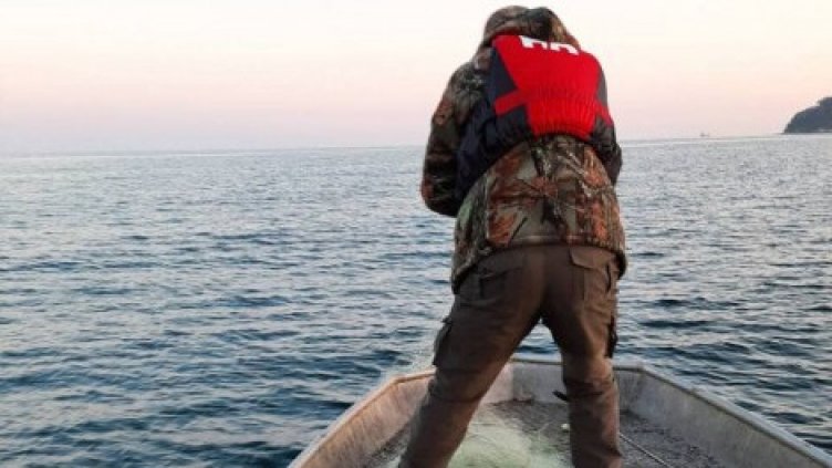 400 м мрежи извадиха от фарватера във Варна