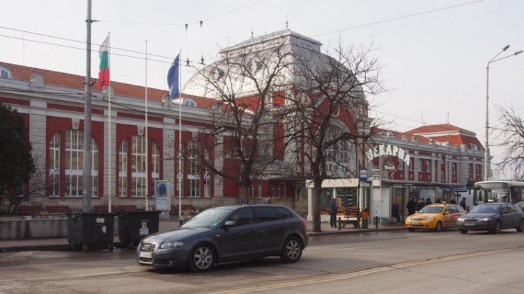 Въвеждат временна организация на движението край ЖП гарата във Варна