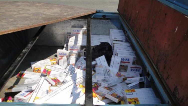 Повдигнаха обвинение на мъж, държал нелегални цигари за над 112 500 лева