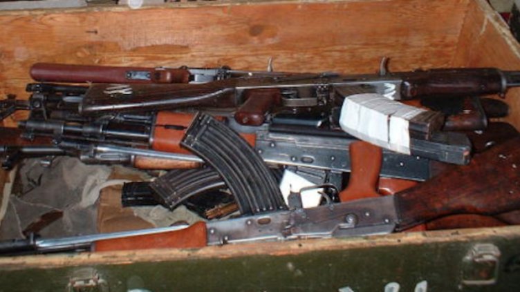 Затягат контрола върху газовите оръжия с промени в Закона