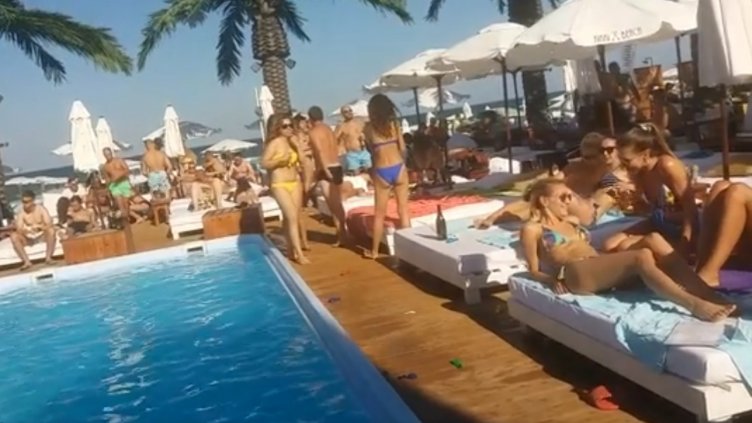 А на Слънчев бряг – Д (дупе) до Д (дупе) "срещу" коронавируса