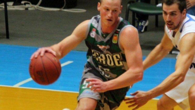 &quot;Морето&quot; се резили на баскет под Аязмото