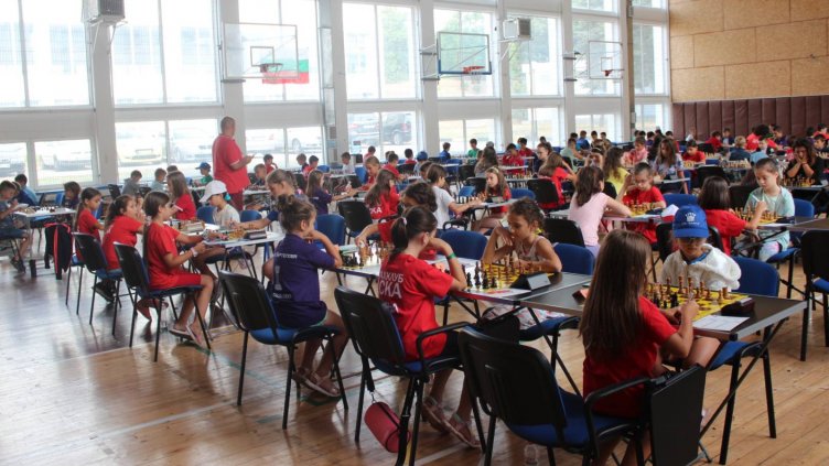 Силно представяне на варненските шахматисти в турнира "Морско конче"