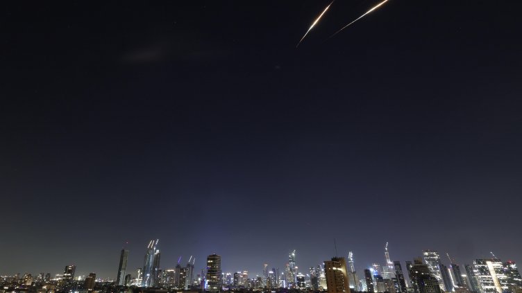 Иран и Израел с нови ракетни залпове, Тръмп мисли следващия си ход