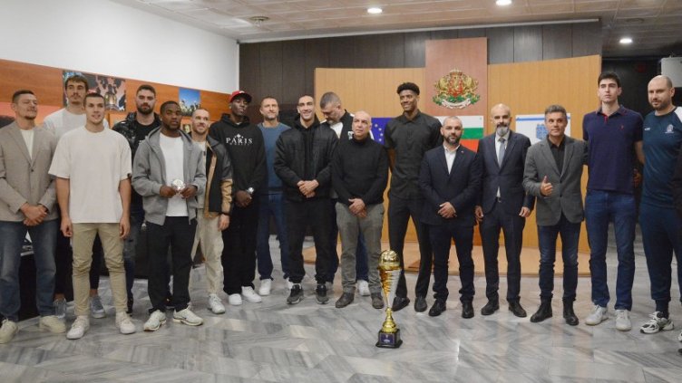 Спортна радост: Община Варна се изпълни с великани (СНИМКИ)