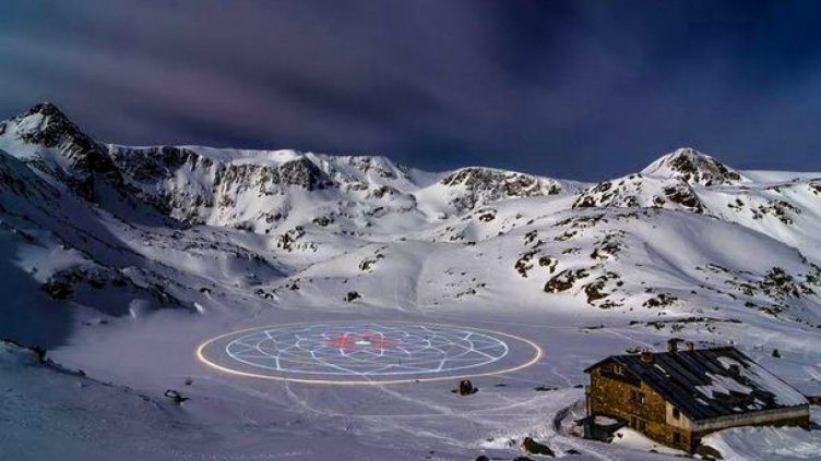 Светлинна мандала грейна върху Рибното езеро в Рила