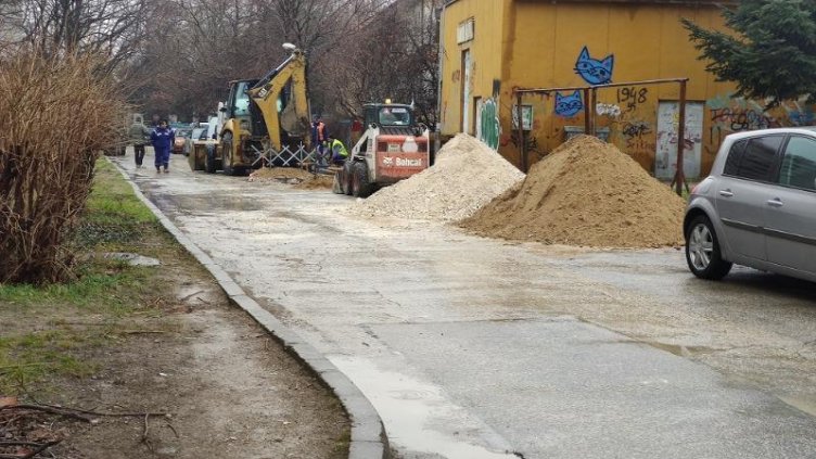 В "Чайка": Пропищяха от ремонт на ВиК и газово дружество (СНИМКИ)