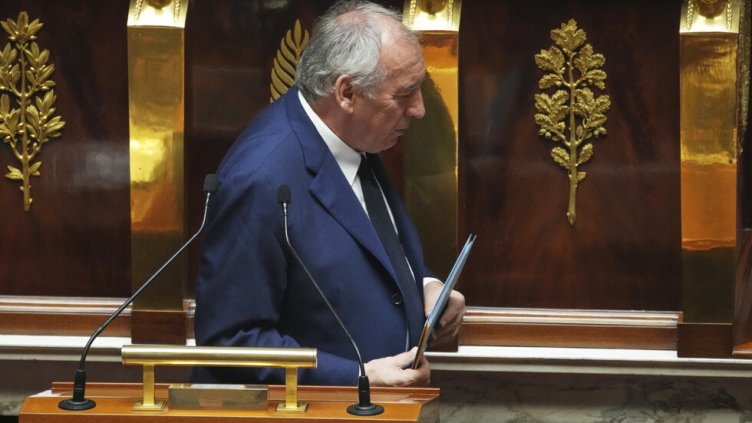 Падна френското правителство