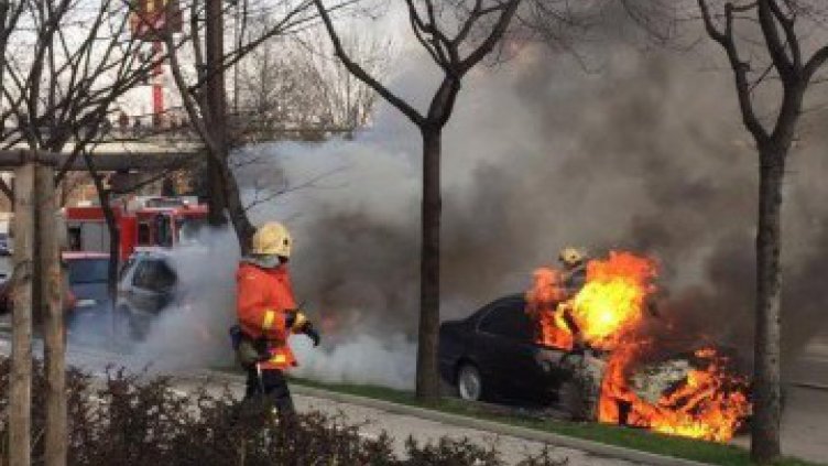 Няколко коли изгоряха до НДК