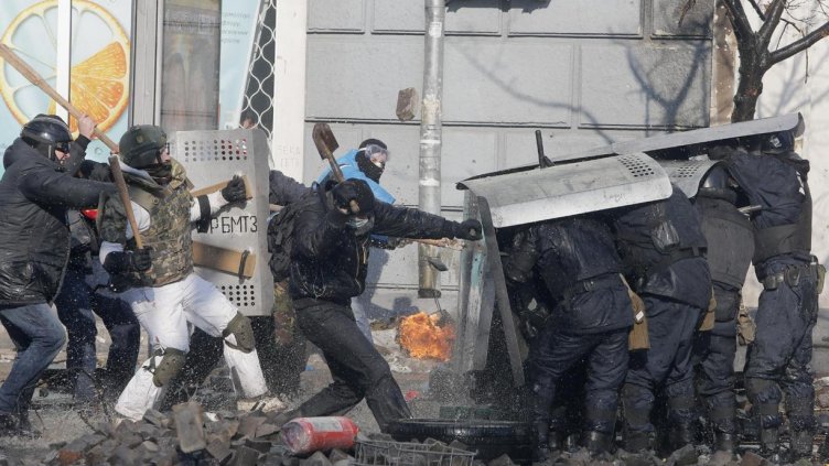 САЩ наложиха санкции на "цялата командна верига" на Украйна