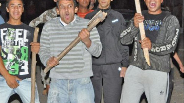 Пияни роми опитали да изнасилят момиче