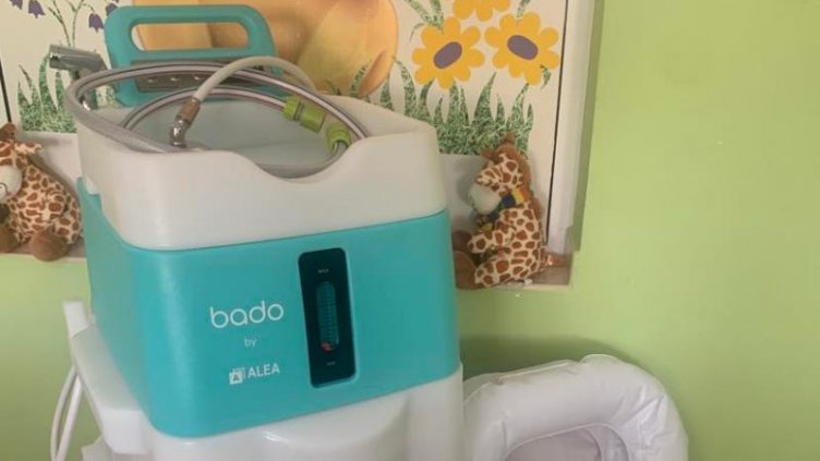 Дариха мобилна система за къпане на бебета и лежащоболни деца на Дома във Виница