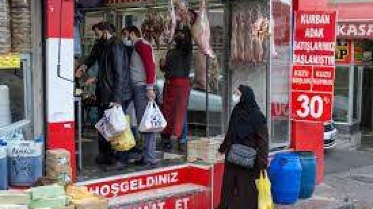 В Турция влезе в сила частична забрана за излизане навън