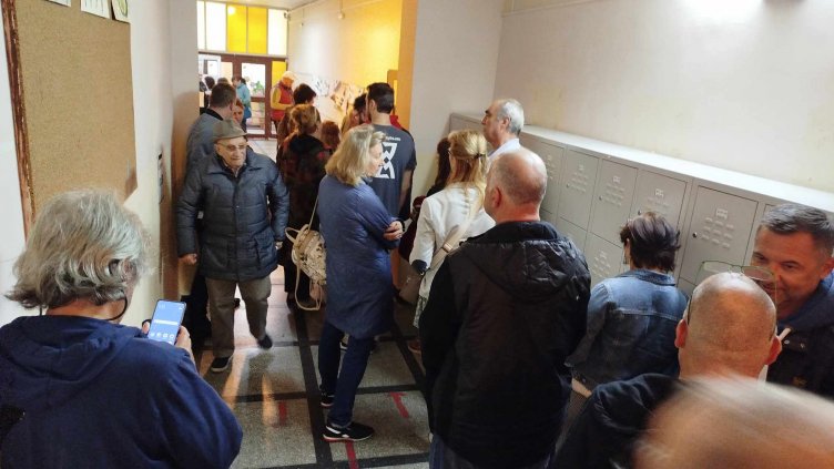 Без сигнали за сериозни нарушения на вота във Варна