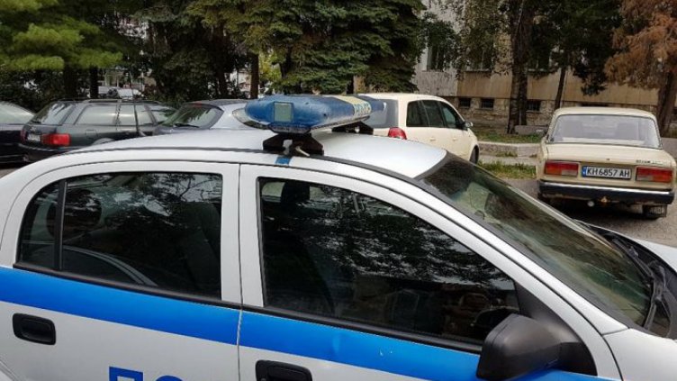 Мъж от Каменар задигна пари от две аптеки във Варна