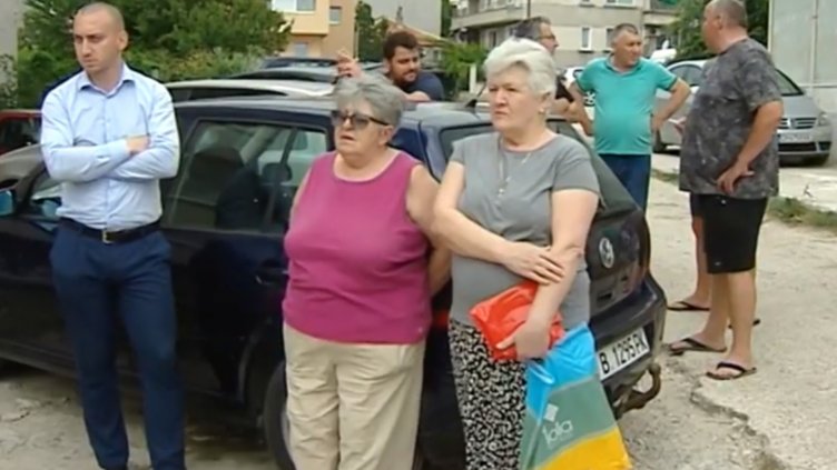 Протест срещу строителството на частен имот на ул.„Роза“ във Варна