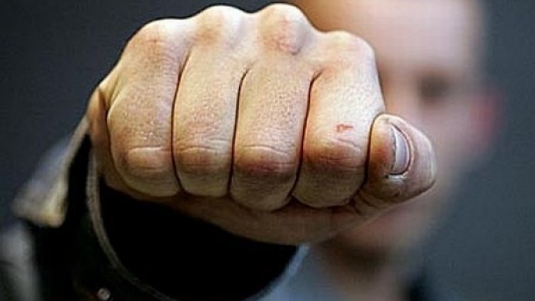 Мъж със счупен череп, трима тийнейджъри го пребиха
