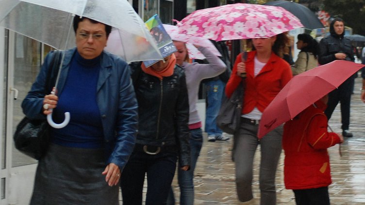Дъждът продължава, и в четвъртък ще вали