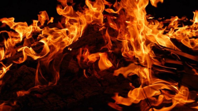 Стотици тонове зърно изгоряха при пожар в силоз във Варненско