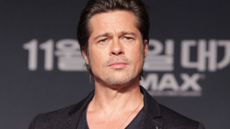 Брад Пит не спира да плаче