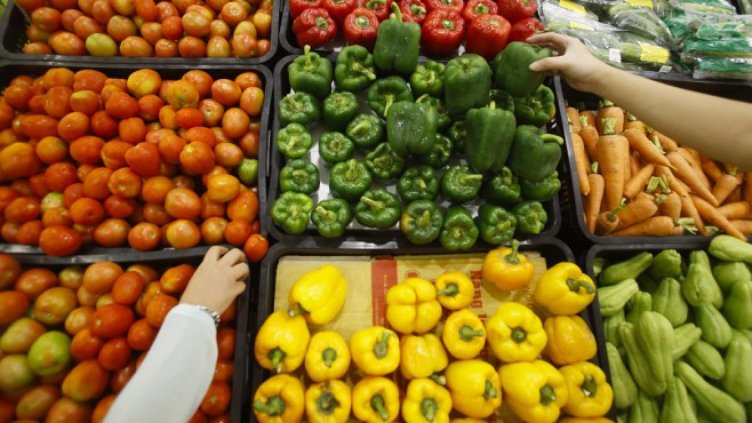 Сиренето и кашкавалът поскъпват, зеленчуците поевтиняват 