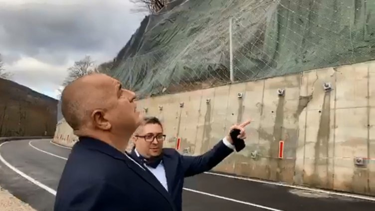 Премиерът благодари на църквата за ваксинацията (ВИДЕО)