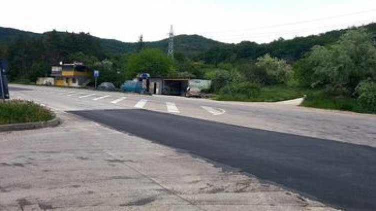 Асфалтираха мястото на смъртоносната катастрофа с Кирил Петков в Аксаково, Главчев нареди проверка