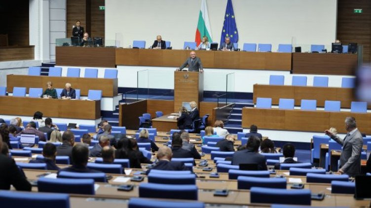 Проучване: Пет партии влизат в следващия парламент