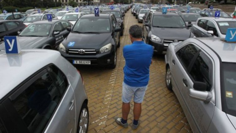 Автоинструкторите готвят нов протест