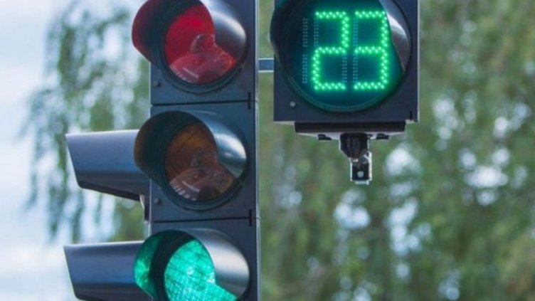 Спират светофар във Варна заради ВиК-ремонт