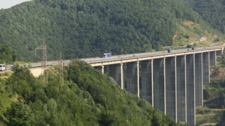 АМ "Хемус" - вече с две тапи по-малко