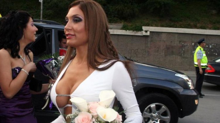 КАТ-аджийски засади на пътя: Дебнат с камери колите на абитуриентите