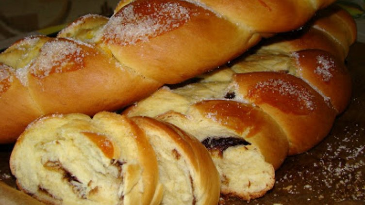 Козуначен сладкиш с ром