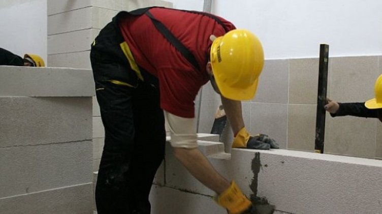 Българите пак се юрнаха да купуват имоти на “зелено”