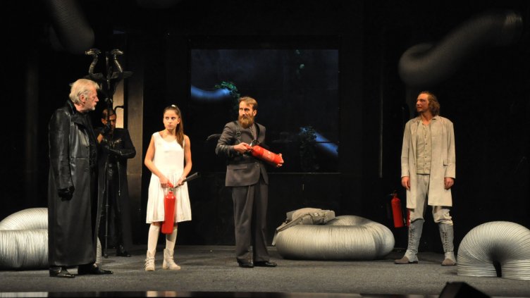 Днес представят премиерата на постановката „Драконът“ във Варна