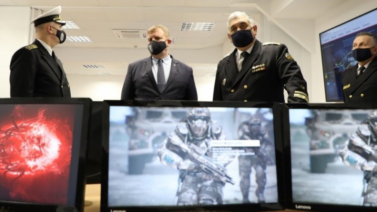 Каракачанов откри нов Център по кибероперации в Морското училище