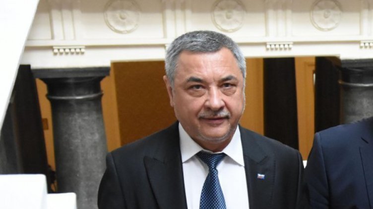 Европа закъсня с мерките, смята Валери Симеонов