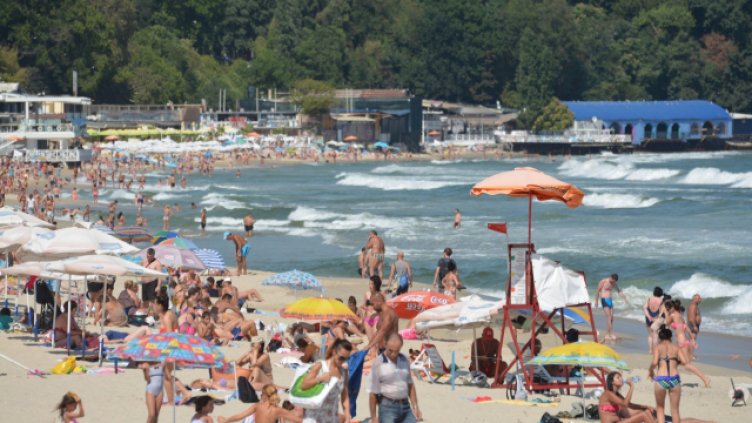Варненските хотелиери очакват ръст на туристите между 30 – 40% в периферията на сезона