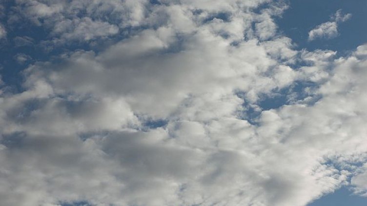 Разкъсана облачност по Черноморието във вторник