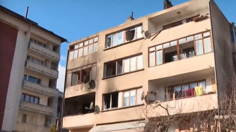 Евакуираха 14 души след пожар в жилищен блок в Чепеларе