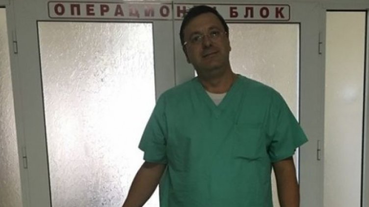 Д-р Мирослав Живков.