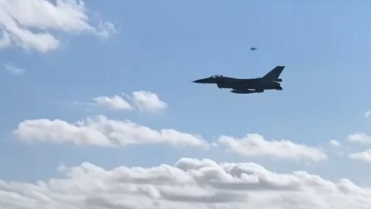 Вижте изтребителите, които изплашиха Варна вчера ВИДЕО