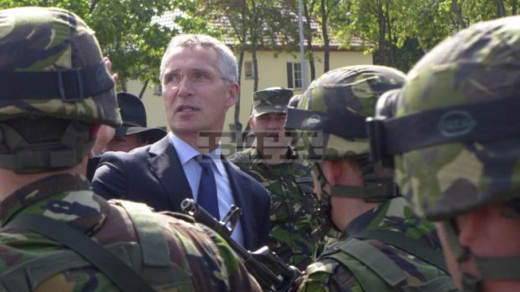 НАТО изпраща трима наблюдатели на руски военни учения