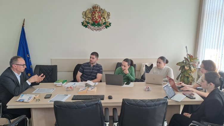 Варненски студенти проведоха практически упражнения по търговски дела