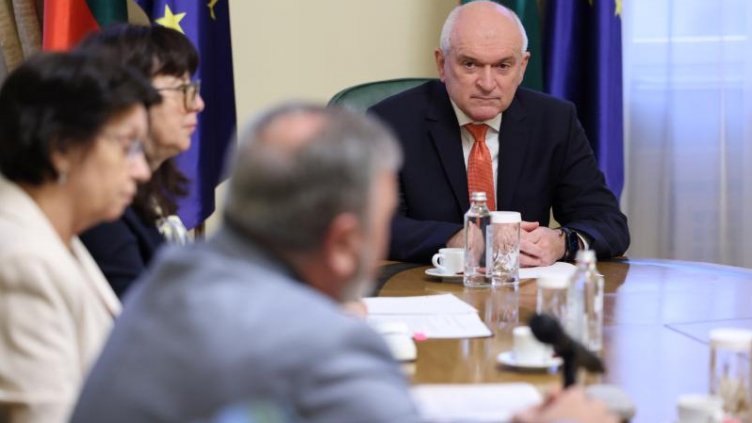 МОН са готови да въведат онлайн обучение заради коклюш