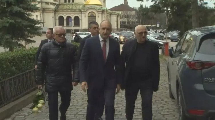 Президентът отмени връчването на първия проучвателен мандат