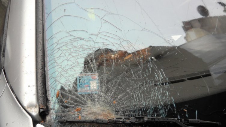 Вандал потроши две коли във Варна