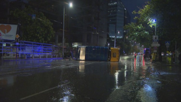 Нов порой потопи София