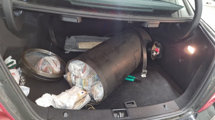 Митничари откриха над 1 млн.лв. в газова бутилка на автомобил